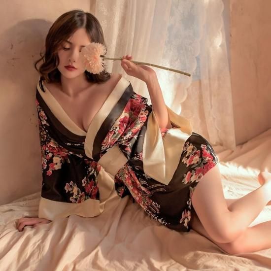 セクシーコスプレ 和服 ランジェリー セクシー 着物 コスプレ 花魁 浴衣 寝間着 黒 | 桜柄 ガウン